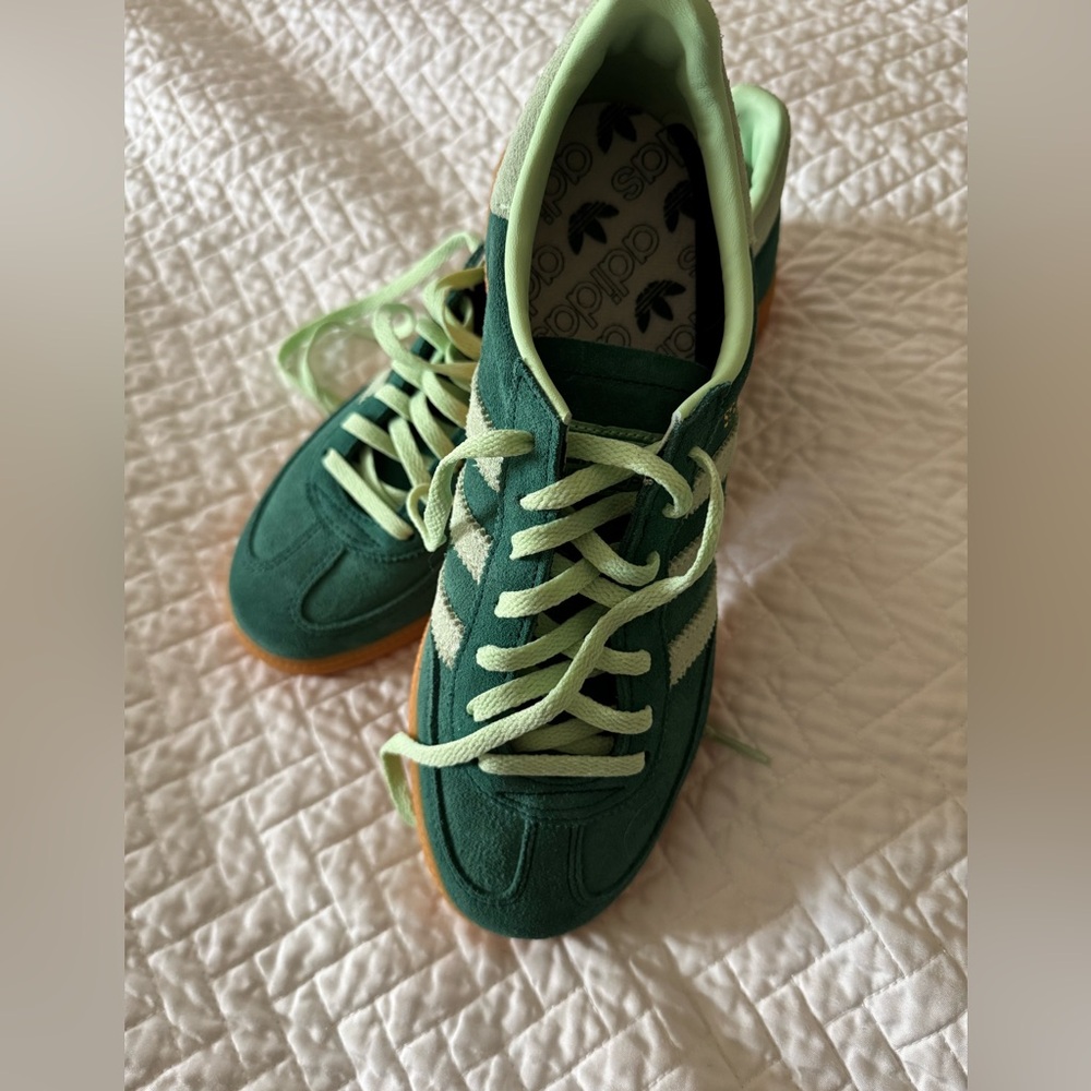 adidas Originals Green Sneakers - Picture 2 of 10